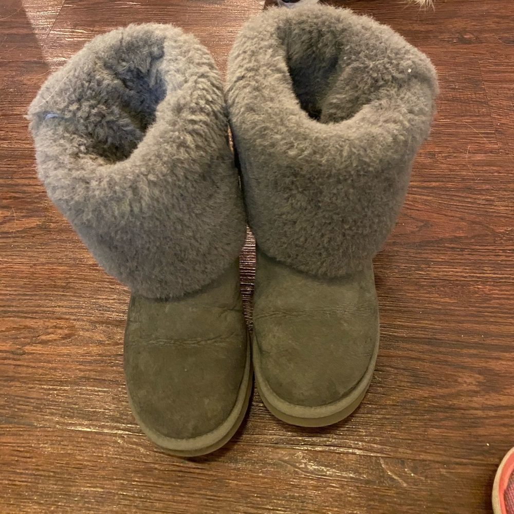 Gray Ugg boots